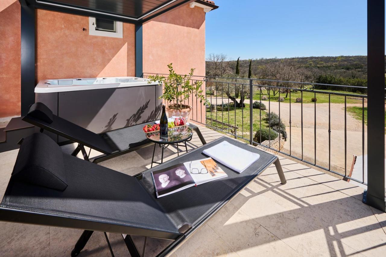Winery Cuj Bed & Breakfast Vilanija Exterior photo